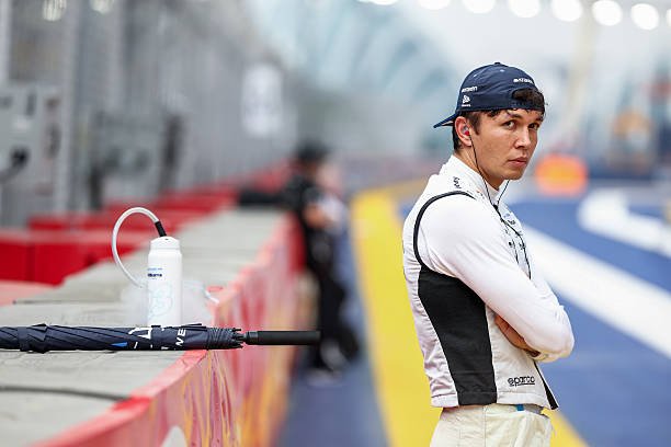 rebelnearby's tweet photo. 10/10 side profile. thank you alexander albon. https://t.co/w9pTPctxYl