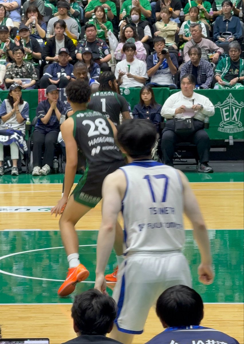bsk_umi's tweet photo. 10/10🌪 vs 横浜EX
今日のハイライトはツネと比源がバチバチやり合ってたのと比源がダンクからのかめはめ波してたことかな☺️
ふたりで楽しそうにする瞬間が何度かあって嬉しかった😊
今日は負けちゃったけど明日は勝ちましょう🔥✨
チームとしてはもちろん！比源との勝負もね！！
#福井ブローウィンズ https://t.co/vHbNdulHuS