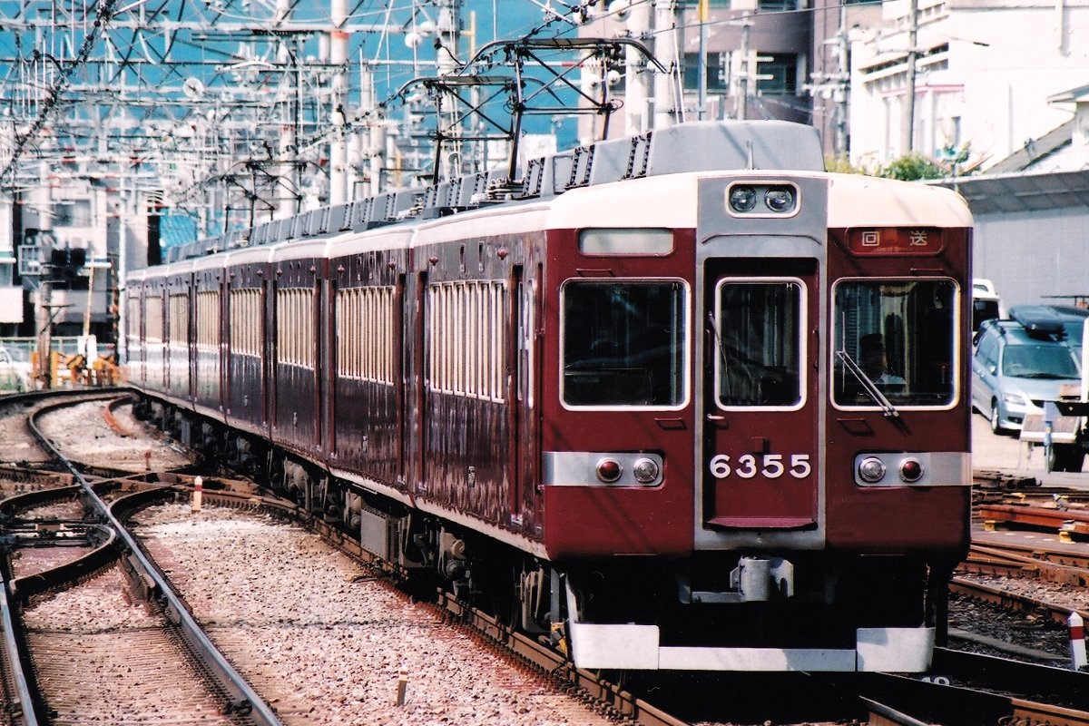 nhe2600miya's tweet photo. TLが阪急6300系で賑わっているので便乗
6355F
京とれいん6354F
嵐山線転用後6352F
そして前パンの6330F https://t.co/eS25gFx0pn