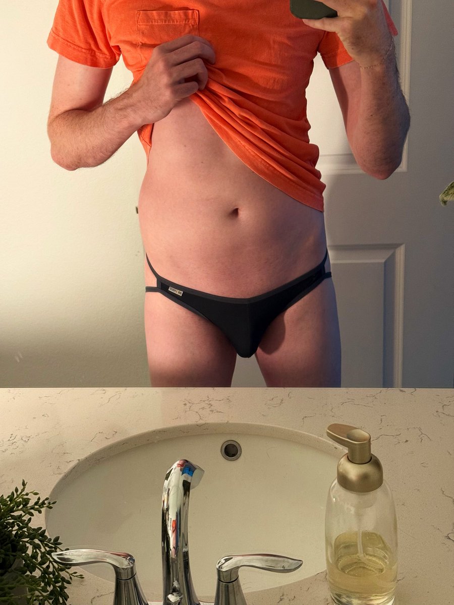 hornymormon29's tweet photo. Is this a good gaming outfit? #jockstrap #coloradogay #gay https://t.co/vvlm84ugJI