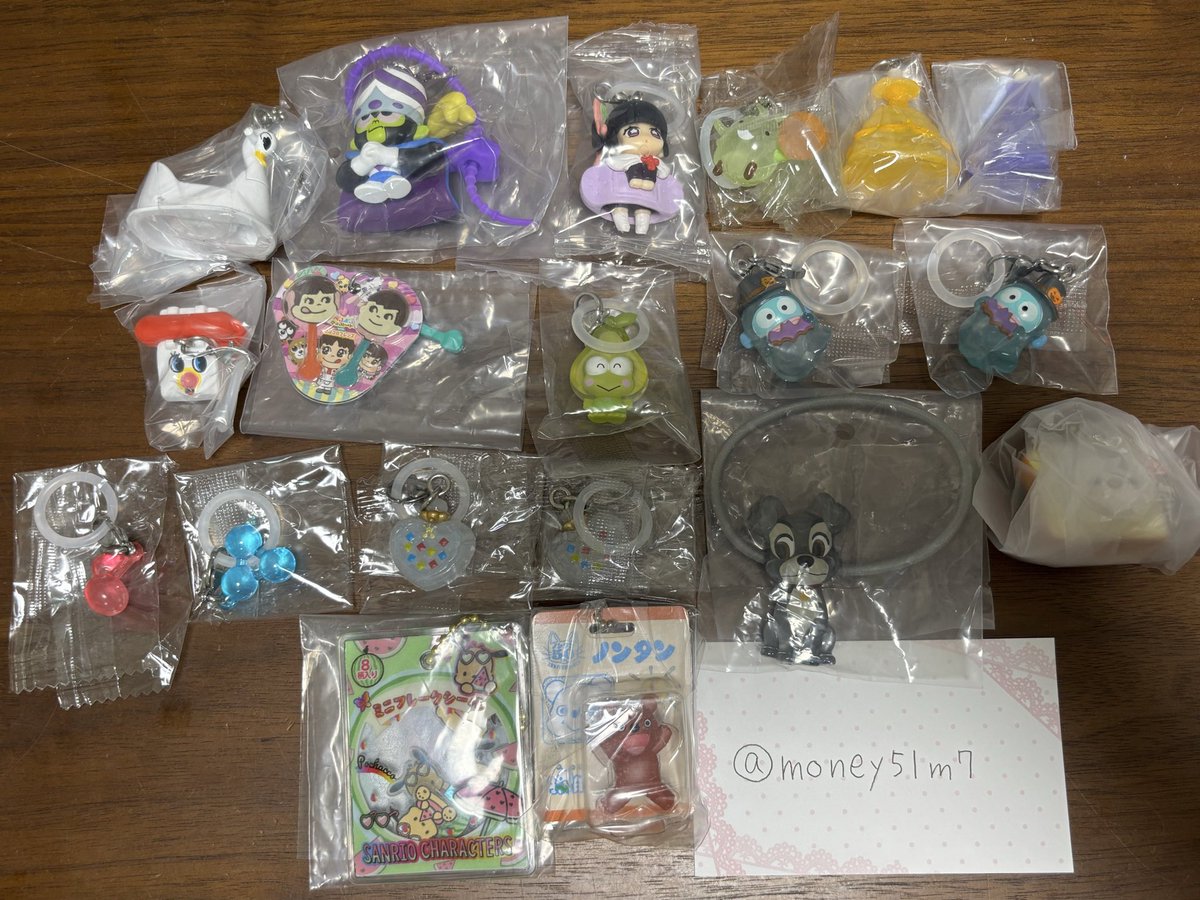 money51m7's tweet photo. サンリオキャラクターズ ボンボンドロップミニチュアチャーム2 交換 

譲 : マイメロディ、ポムポムプリン、はぴだんぶい

求 : 画像3の品(キティ)or定価

定価お譲りの場合1点につき画像2から抱き合わせ1点お願いいたします。

大阪市内手渡しor郵送可能です！

よろしくお願いいたします。 https://t.co/WV8afEQRFI