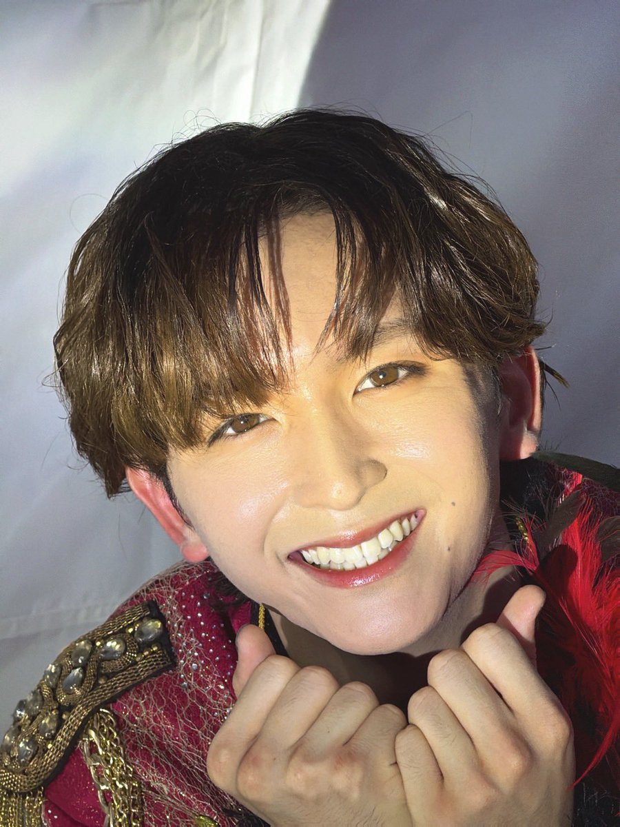 Lienel_official's tweet photo. 豊砂公園でのリリイベありがとうございました！！最高に楽しかったです！暑かったからしっかりお水飲んで体調管理してね！あと、そうせに写真お願いしたら変な画角しか撮ってくれなかった。
見せる時もずっと笑ってやがったし。あいつ。。。
また明日ね🎶

#高岡ミロ Instagram💚
🔗https://t.co/ALLBvURRRX

#Lienel #リエネル
#リエネル_愛のダバダ
#リエネルの思い出