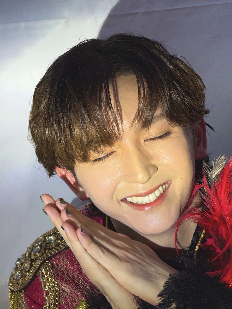 Lienel_official's tweet photo. 豊砂公園でのリリイベありがとうございました！！最高に楽しかったです！暑かったからしっかりお水飲んで体調管理してね！あと、そうせに写真お願いしたら変な画角しか撮ってくれなかった。
見せる時もずっと笑ってやがったし。あいつ。。。
また明日ね🎶

#高岡ミロ Instagram💚
🔗https://t.co/ALLBvURRRX

#Lienel #リエネル
#リエネル_愛のダバダ
#リエネルの思い出