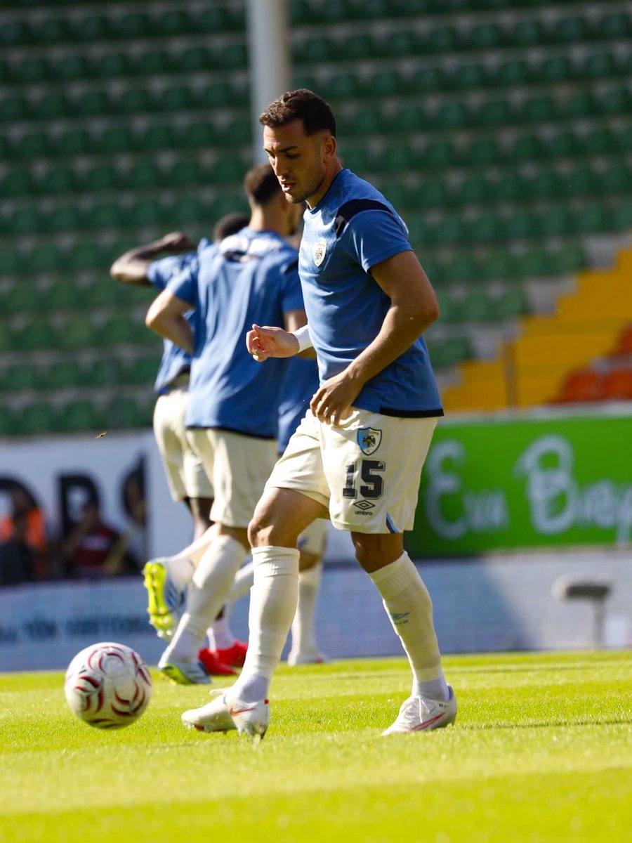 Erzurumspor's tweet photo. ISINMA | 

🔥 Dadaşlarımız ısınıyor!

#ALYvERZ https://t.co/kqMtgmLIov