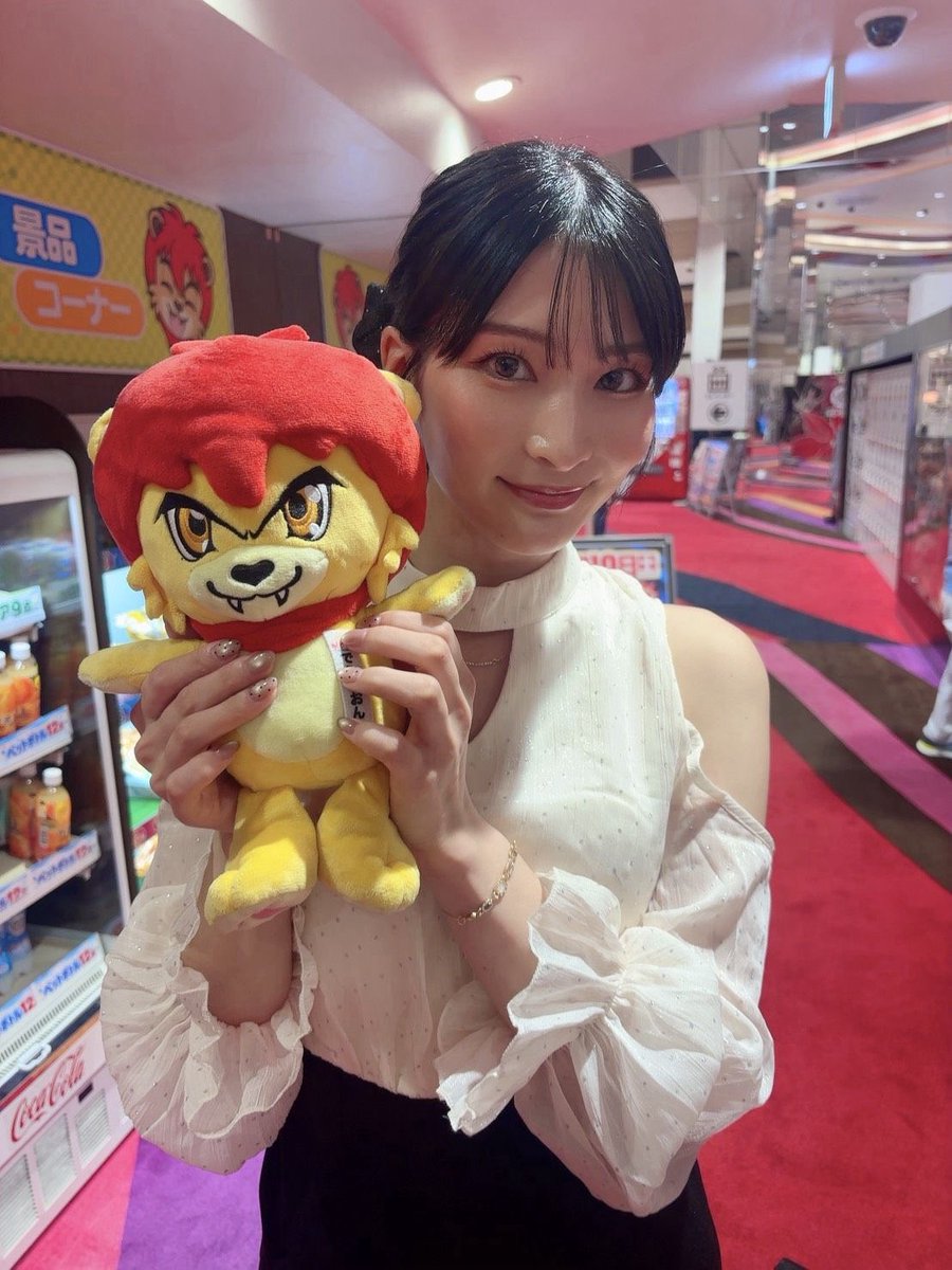 honjosuzu's tweet photo. はじめましての方も
久しぶりの方も
いつも来てくれる方も
今日会うことができてすごく嬉しかったです☺️
最後のチェキ会バタバタしてしまって
ごめんなさい🙇🏻‍♀️
みんなも帰り道にお気をつけください！

会いに来てくれたみんな
スタッフさん
キング観光サウザンド近鉄四日市店さん
楽しい嬉しい時間を
本当にありがとうございました🍁