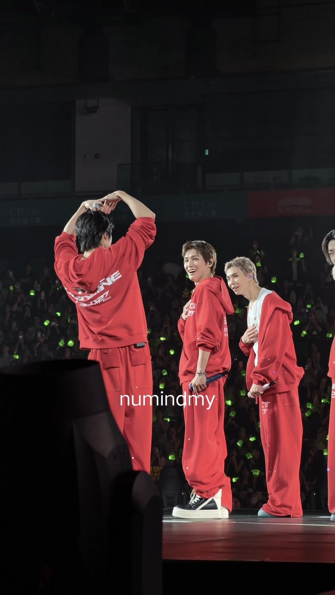 _nneocityy's tweet photo. 재현이 하트 날리니까 형아들 표정 좀 봐ㅋㅋㅋㅋㅋㅋ
진짜 형아들한테 재현이는 영원한 형아반 막내임 https://t.co/ipL77POLl8