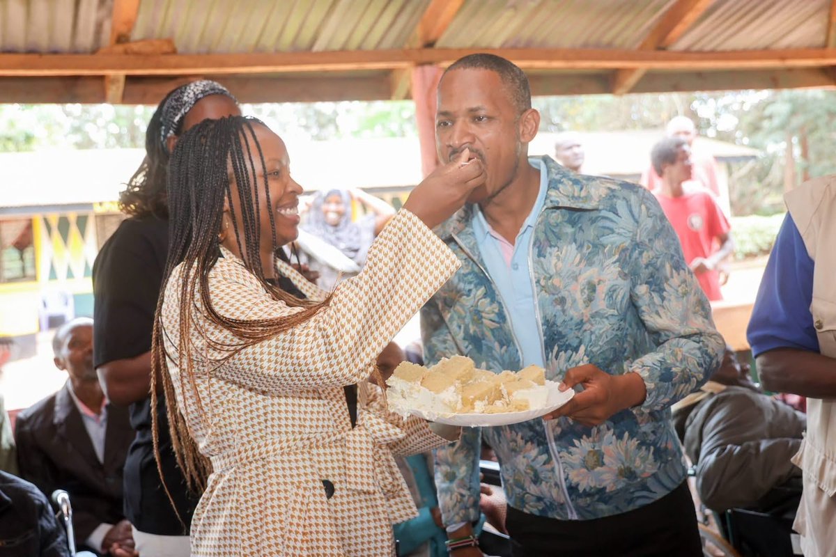 babu_na_sababu's tweet photo. The Mwananchi Party (TMP) party leader, H.E. Babu Owino, and First Lady Madam Fridah Muthoni Ongili joined elders at Mji wa Huruma Home for the Elderly in Westlands Constituency, Nairobi County, to celebrate the birthday of the Luo kingpin and incoming Nairobi Governor. Bila Babu Taabu! 

#BabuKwaSababu @HEBabuOwino