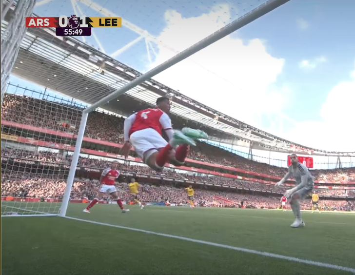 TouchlineX's tweet photo. 📸 - RUMOR HAS IT THAT GABRIEL IS STILL FLYING !!!!!!!!!!!!!!! https://t.co/XSot52F9dy