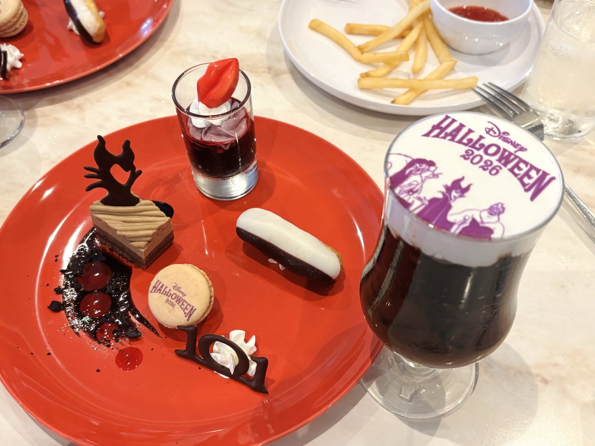 miki_tst's tweet photo. グリ充して🐦‍⬛ダンを人目でいいから観たい言うた友人に満足していただいて食べたかったデザートプレート食べれたので本日のインも完璧✌︎('ω'✌︎ ) https://t.co/SrG2kvtVLk