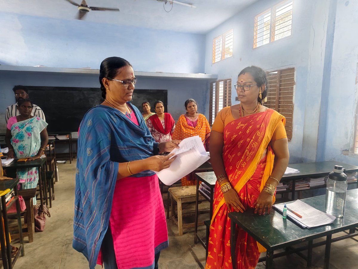 DEOThoothukudi's tweet photo. Today, the Ettayapuram Tahsildar inspected the ongoing Special Camp activities at Sengunthar Middle School, Ettayapuram.

#ElectionSpecialCamp #VoterAwareness #SVEEP 
@ECISVEEP 
@TNelectionsCEO https://t.co/J45dCBO0nc