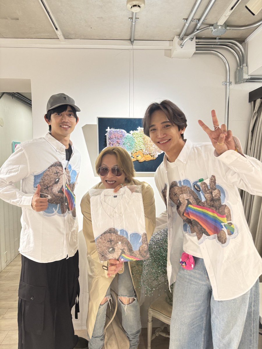 HARUKES's tweet photo. 「くまちゃんだらけの油絵展」初日そしてレセプションどうもありがとうございました❤️✨😍‼️沢山のお客様にご来場していただき大事な共演仲間も来ていただき幸せいっぱいです❤️パート1 https://t.co/3yNSCCJtCs