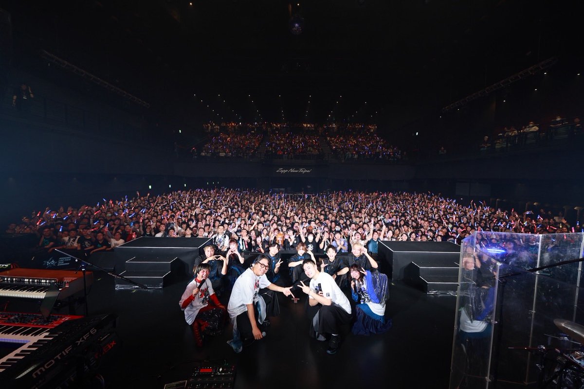 badger354's tweet photo. 26/10/10
PERSONA LIVE TOUR 2026 -Resonance- 
at Zepp New Taipei

今日はこちらでギターでしたっ

#p30th #ペルライ #PLT2026 #ペルソナライブ https://t.co/b4PBqVmsrn