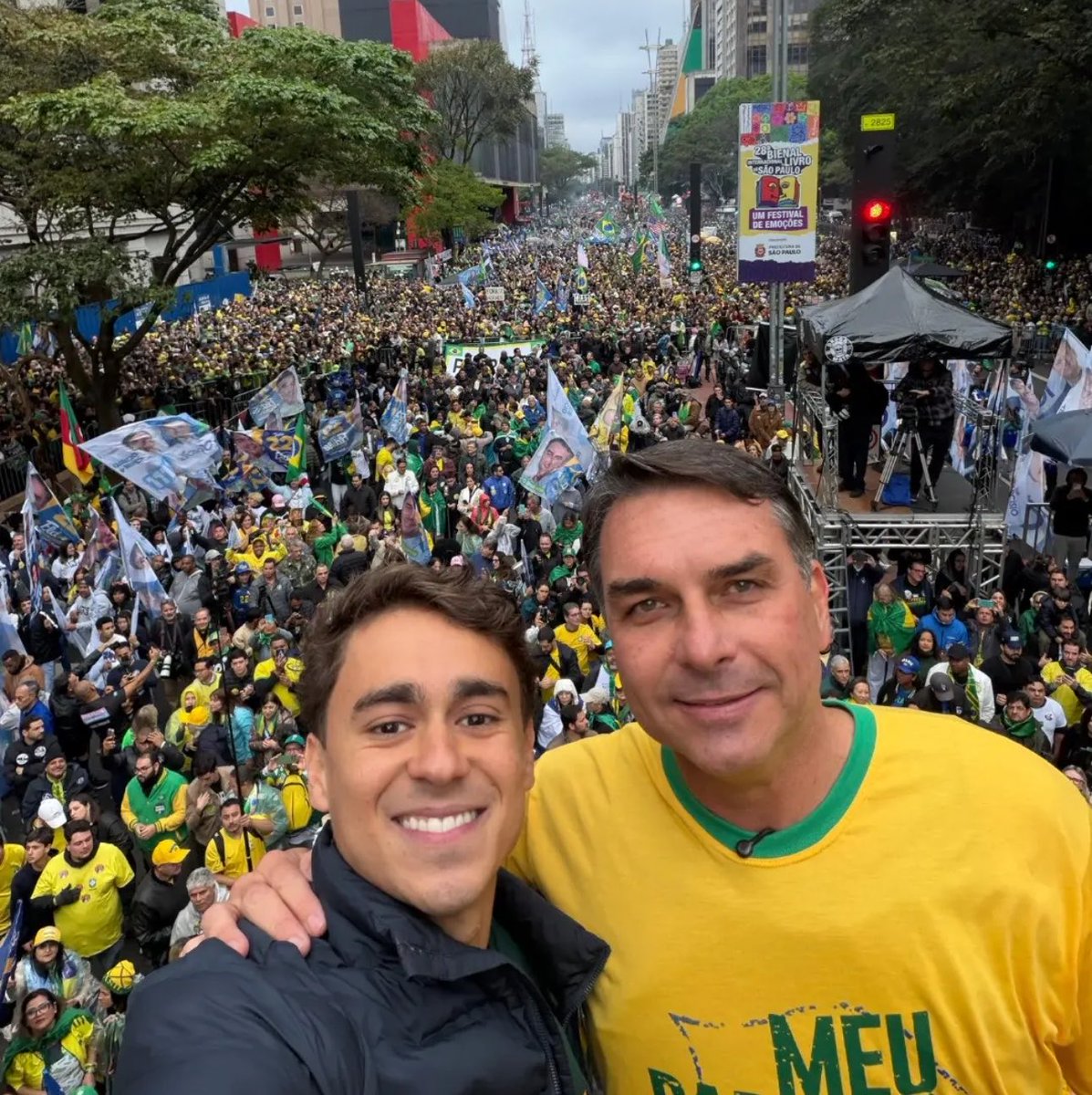 FuxicoTeresina's tweet photo. 🚨ATENÇÃO: Nikolas Ferreira anuncia “Bloquinho 22” no Piauí para reforçar campanha de Flávio Bolsonaro no segundo turno; data será divulgada em breve. https://t.co/utal7sMTEV