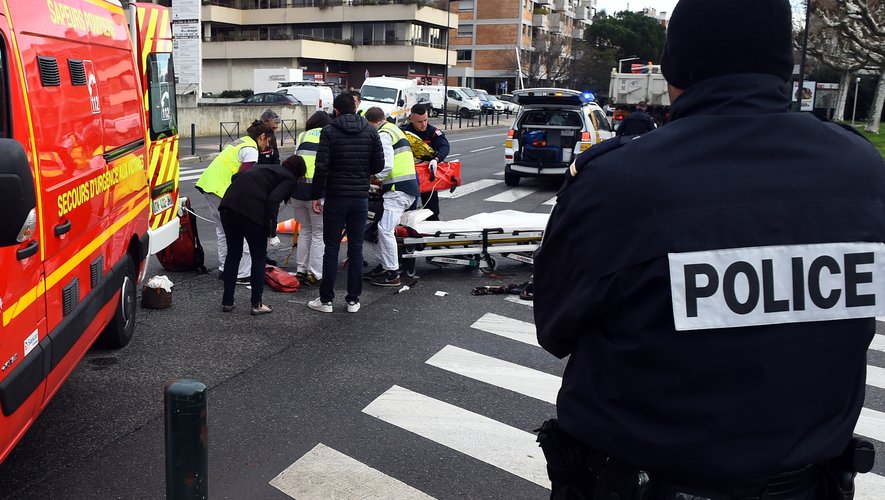 F_Desouche's tweet photo. Toulouse (31) : un père et son fils poignardés près du Stadium, le pronostic vital du père engagé lors de son évacuation

 https://t.co/ILRbkNDn4C https://t.co/nZiFNn2Nun