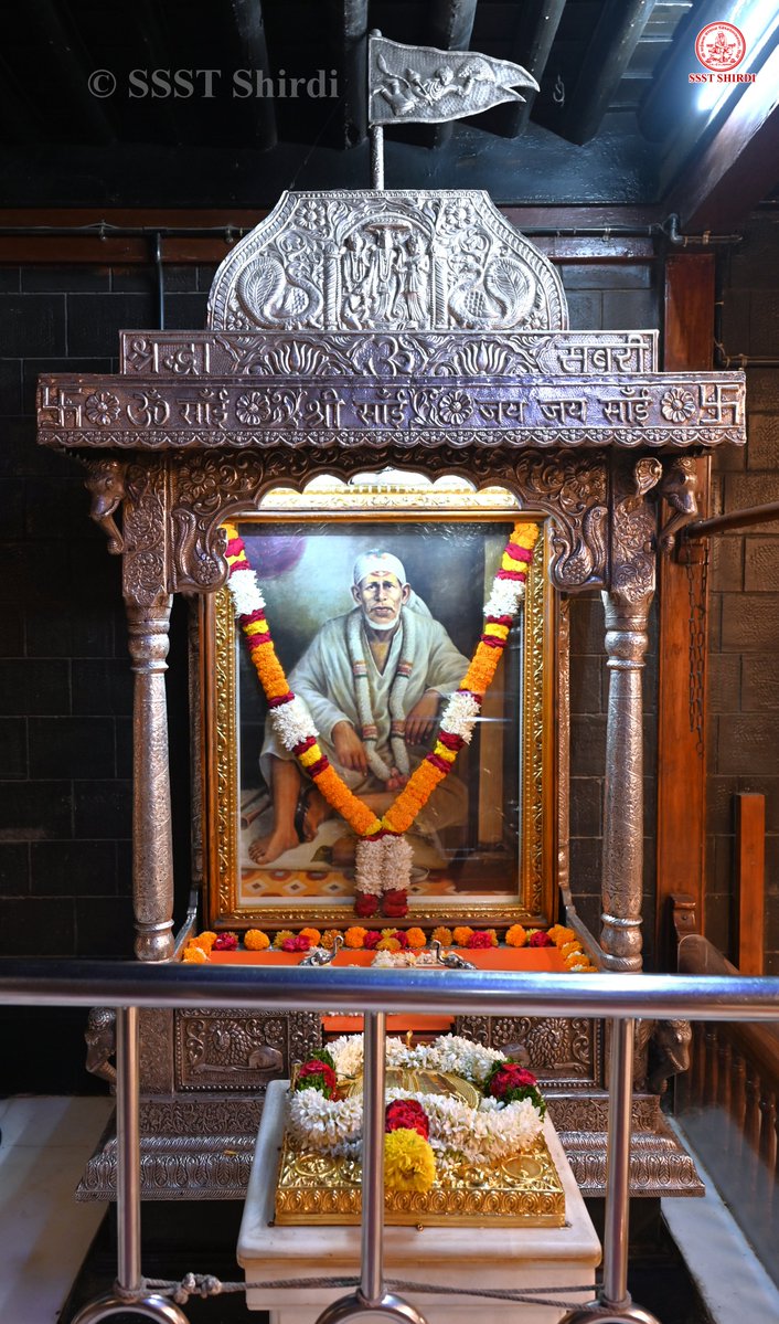 SSSTShirdi's tweet photo. *!! ॐ साई राम !!*
*श्री साईबाबा संस्थान विश्वस्त व्यवस्था,शिर्डी*
*!! ॐ Sai Ram !!*
*Shri Saibaba Sansthan Trust, Shirdi*
≈≈≈≈≈≈≈≈≈≈≈≈≈≈≈≈≈ 
*आरती :-धुपारती*
*शनिवार १० ऑक्टोबर २०२६*  
*Aarti :- Dhooparti*
*Saturday 10 October 2026* https://t.co/29Qhx4Tb7g