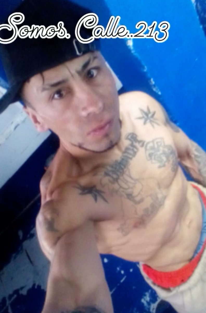 caughtstr8s's tweet photo. Preso hetero dando leche 
#hetero #chacal #gay #str8 #caughtstr8 #cazandomachos #gaycolombia #gaymexico https://t.co/S2YjqKC6Ts