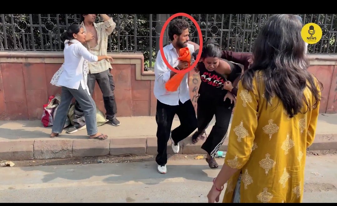 zoo_bear's tweet photo. One of the goon seen beating the kid is Ravindra Govinda. Member of  Hindu Raksha Dal. He was detained in the morning. Look how Police is handling the goons. https://t.co/nONEQVhY4f