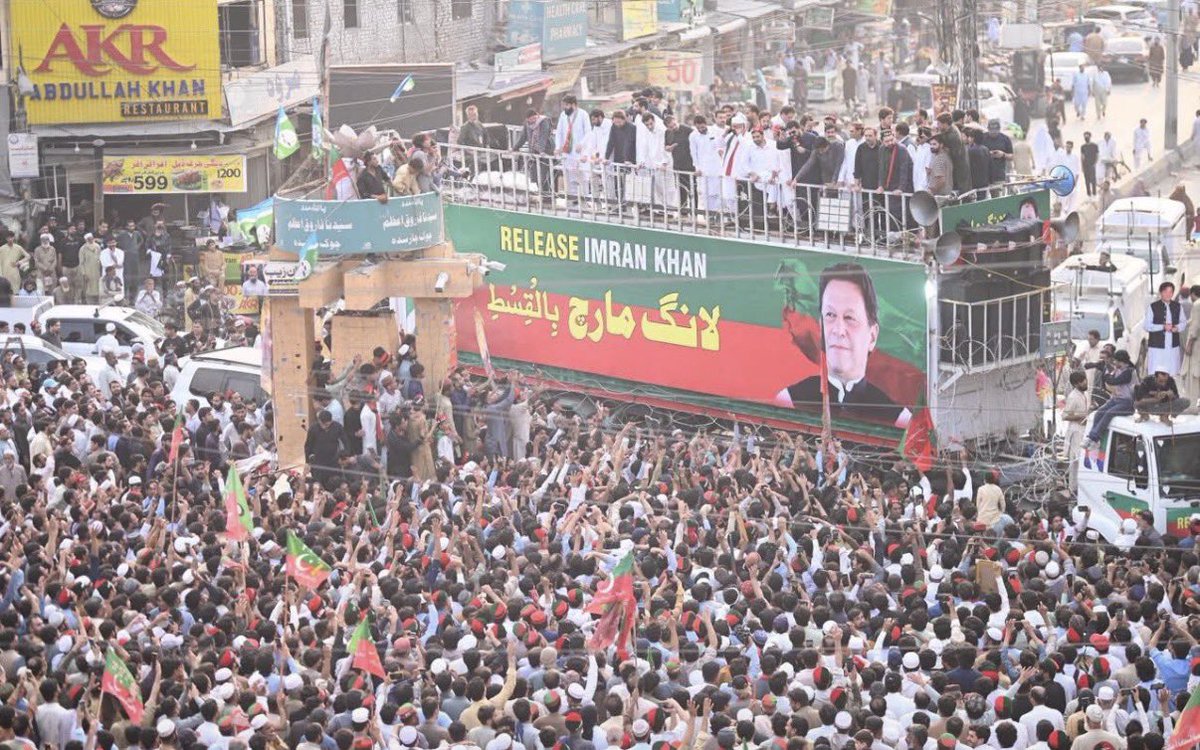 ShafiJanPTI's tweet photo. بالقسط لانگ مارچ — ساتواں دن
مین چارسدہ چوک کے مناظر🔥 https://t.co/g5zlt4BvBI