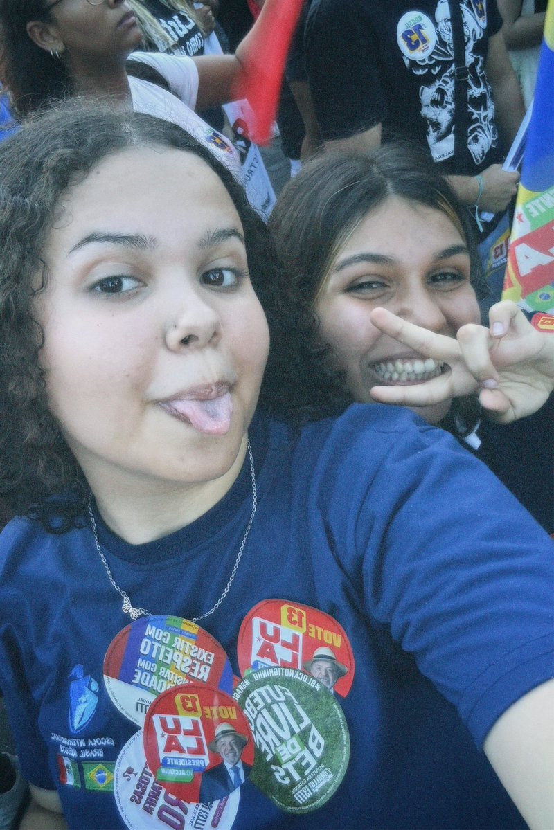 rjvt09's tweet photo. tenham amigas que lutem por vocês e pelo futuro do nosso país!
#exercitodolula 
#EXERCITODOLULA https://t.co/nKbsCoDNg5