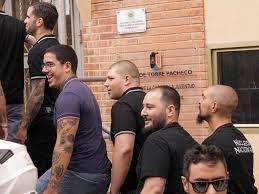 CubaWhiteJr's tweet photo. Escribo como el culo de tu madre cuando se lo rompí
Aquí tienes más mestizos con cara de negros albinos https://t.co/wCge88ocEk