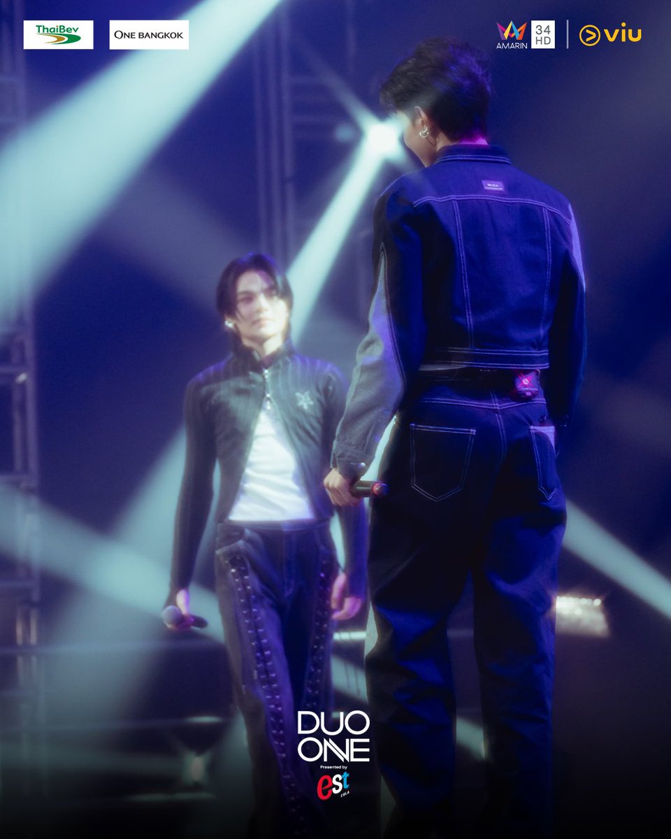 PROJECTDUOONE's tweet photo. เหมือนว่าโลกของเรากลับเปลี่ยนสีไป 🌃🌟

DUOONE LIKESONG STAGE PART2
#DUOONEEP4
#DUOONEXFreenBecky
#DUOONEXDaEndorphine
#DUOONEXVioletteWautier https://t.co/Xbp1gFzhbe