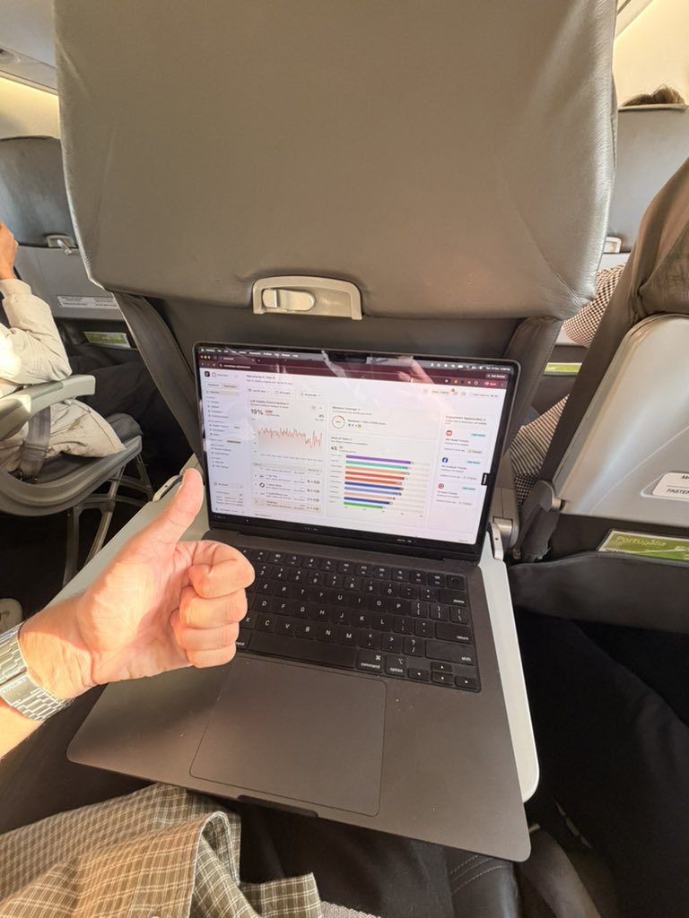 Biemjo's tweet photo. Top notch plane activities @Crowdreply_io https://t.co/9Lg6cbkYJz