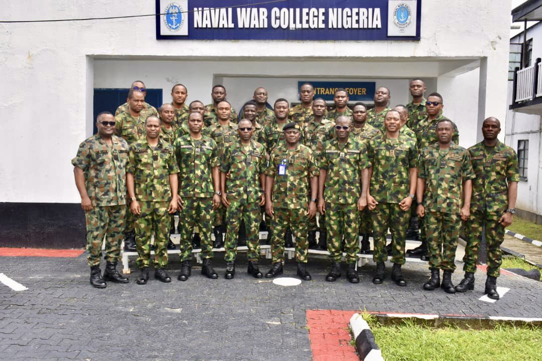 NWCN_Calabar's tweet photo. Maritime Component Commander Joint Task Force, South-South, Operation DELTA SAFE, Commodore BO Onalo delivers lecture to participants of Command Level Officers’ Course 9.

https://t.co/C4QRPb4rUf https://t.co/EQaV5PZ0zG
