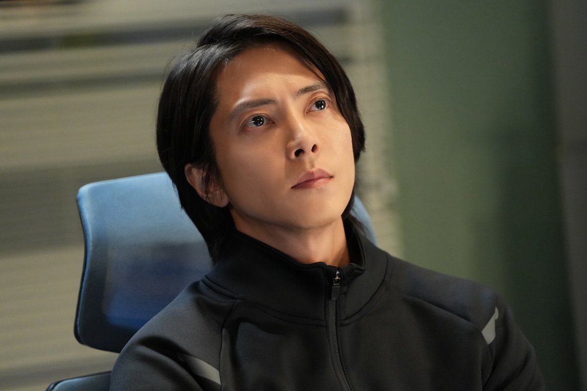 orehako_ntv's tweet photo. #俺たちの箱根駅伝 
第1話放送中

隼斗
「僕に、箱根を走る資格はあるんでしょうか」

甲斐
「必要なのは、資格より覚悟なんじゃないか」

そして
「後悔するより、怒りの方がずっと楽だ」

悩み、立ち止まる隼斗に
甲斐新監督がかけた言葉が熱い・・

TVerにてリアルタイム配信中！！
🔗 https://t.co/u1356kiQwh