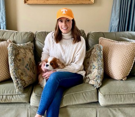 FNC_Ladies_Rule's tweet photo. ๐ป @LisaMarieBoothe 's VOLS take on
@ChanleySPainter 's Razorbacks today! I'm sure Lisa will be singing "ROCKY TOP" tonight Don't miss Lisa on @SatAmericaFNC
10-Noon ET and then STICK AROUND for #FoxNewsLive with @aishahhasnie (Noon to 2pm ET)!! https://t.co/NQ0qnSfgdh