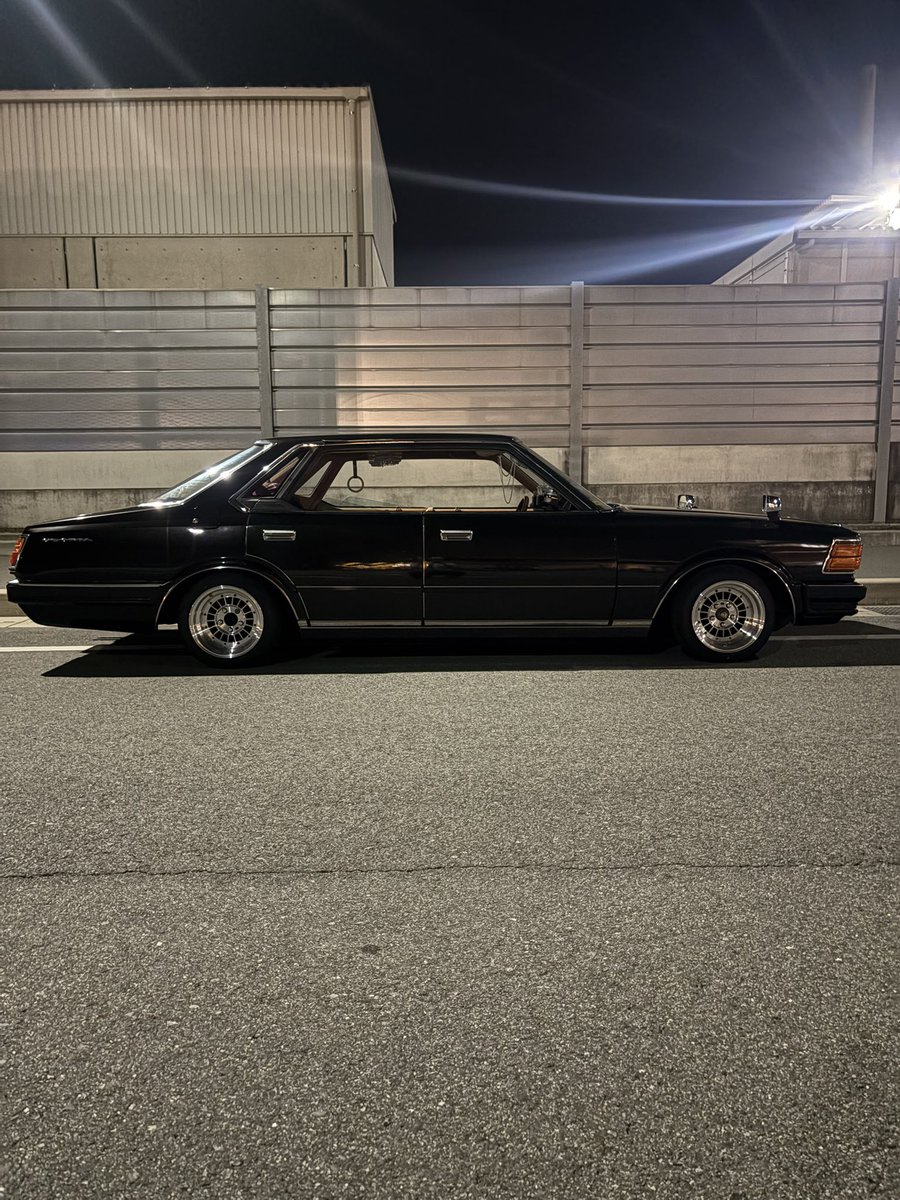wy301984's tweet photo. 旧車に乗りたい乗りたいって言って口だけの人は一生乗れない
本当に乗りたいなら欲しい車を見つけてあとは車屋さんに行くだけそこでローンに通ってしまえば買うだけ。あとは買ってから考えればいい。
本当に好きならどんだけ壊れようがお金がいくらかかろうが可愛く見えてくる。
要は気合い👊と勢い🔥 https://t.co/Qgcr4Ui3Ln
