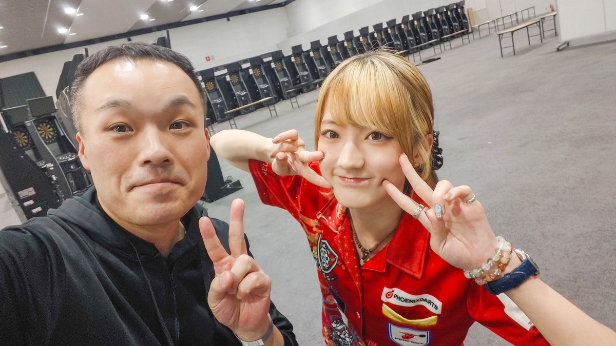 hiro1102's tweet photo. PERFECT静岡大会会場で撮った写真！

女子3位タイの阿嘉紗香プロと写真撮らせて頂きました😊 https://t.co/uRO5JjxBSj