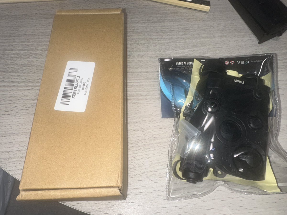 AKC116's tweet photo. IR装置とタクティカルライトを購入したので、ＭＰ7A1にインストールしていきます
#エアガン https://t.co/d8EEToX2yN