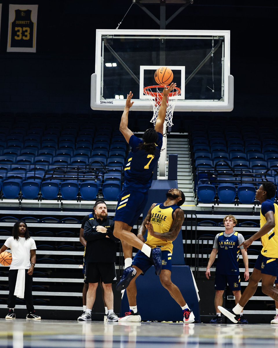 LaSalle_MBB's tweet photo. Weekend work 🔭🏀 https://t.co/HBjlb1U7Dv