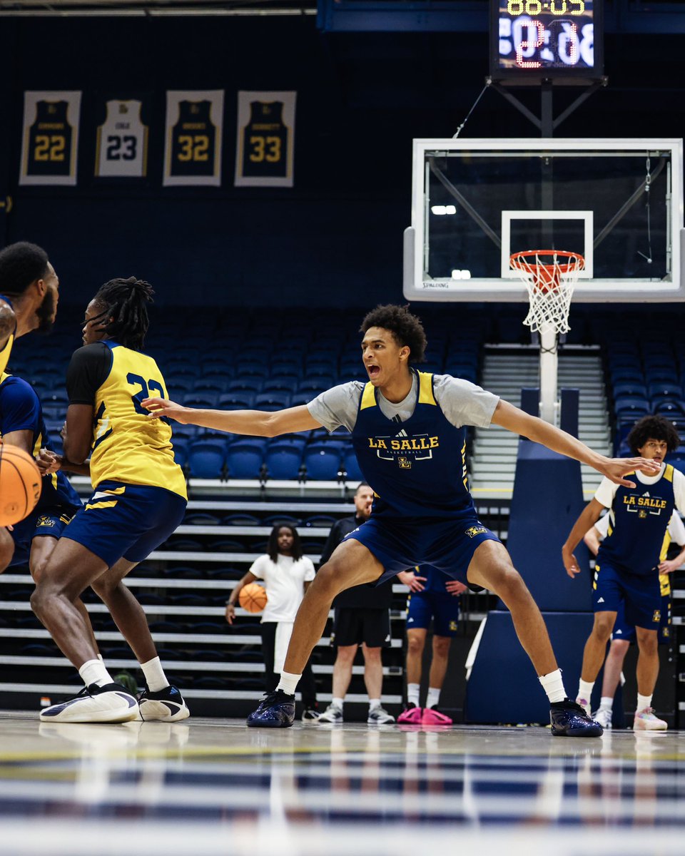 LaSalle_MBB's tweet photo. Weekend work 🔭🏀 https://t.co/HBjlb1U7Dv