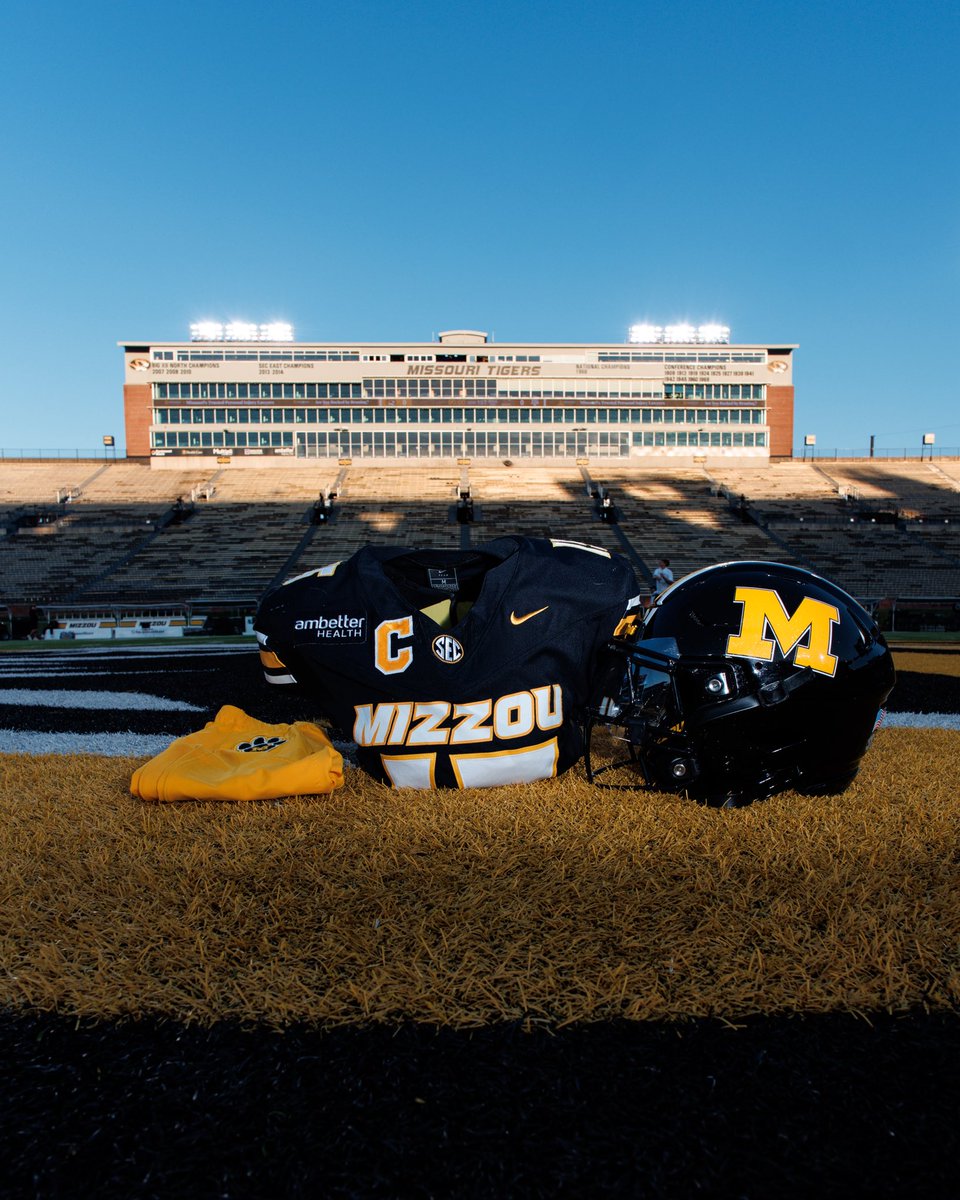 MizzouFootball's tweet photo. Today’s Uniform ⚫️⚫️🟡 https://t.co/iZpNs4rAx6