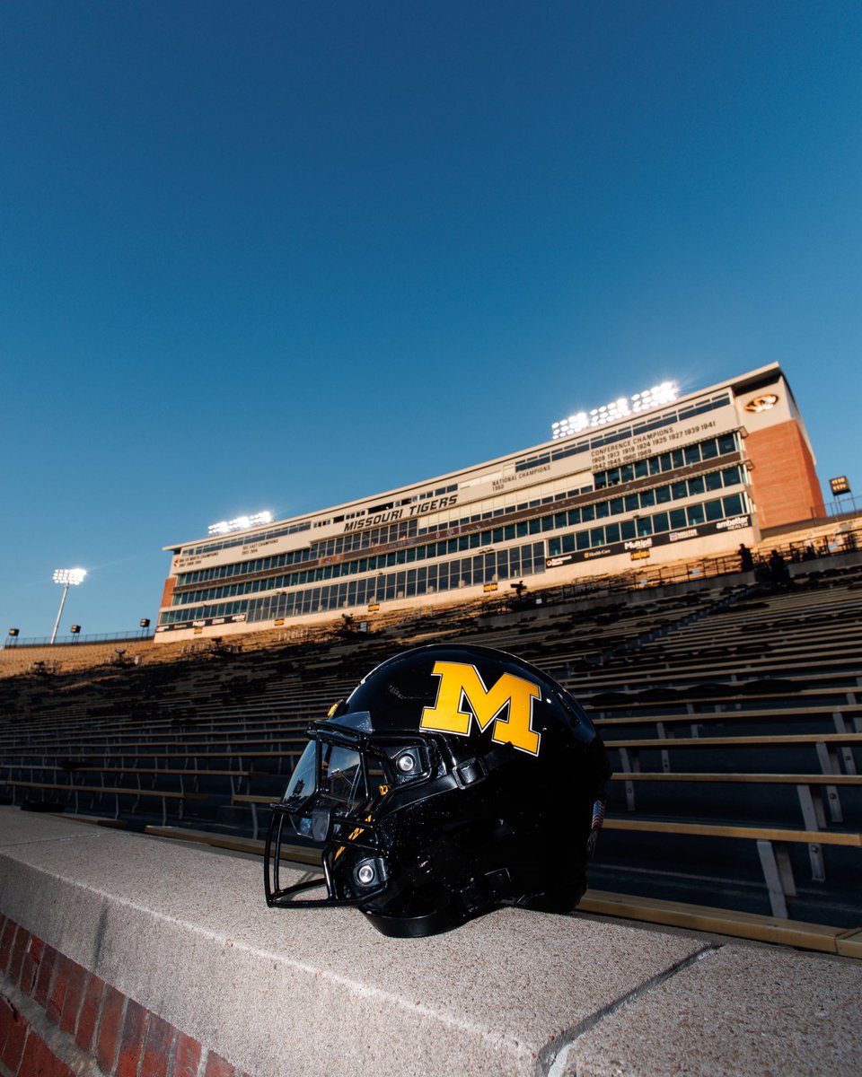 MizzouFootball's tweet photo. Today’s Uniform ⚫️⚫️🟡 https://t.co/iZpNs4rAx6