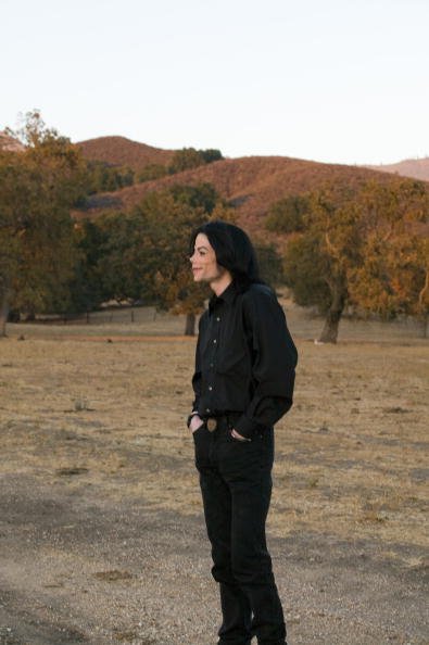 MJFellowship's tweet photo. Michael Jackson's final photoshoot at Neverland Valley Ranch, 2005. ✨ https://t.co/E29SynFQoE