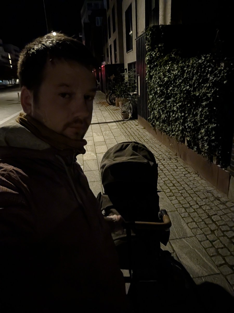 JamieNeubert's tweet photo. @mitchellh The night strolls. Same, same but different. https://t.co/Q6tHRGNRY3