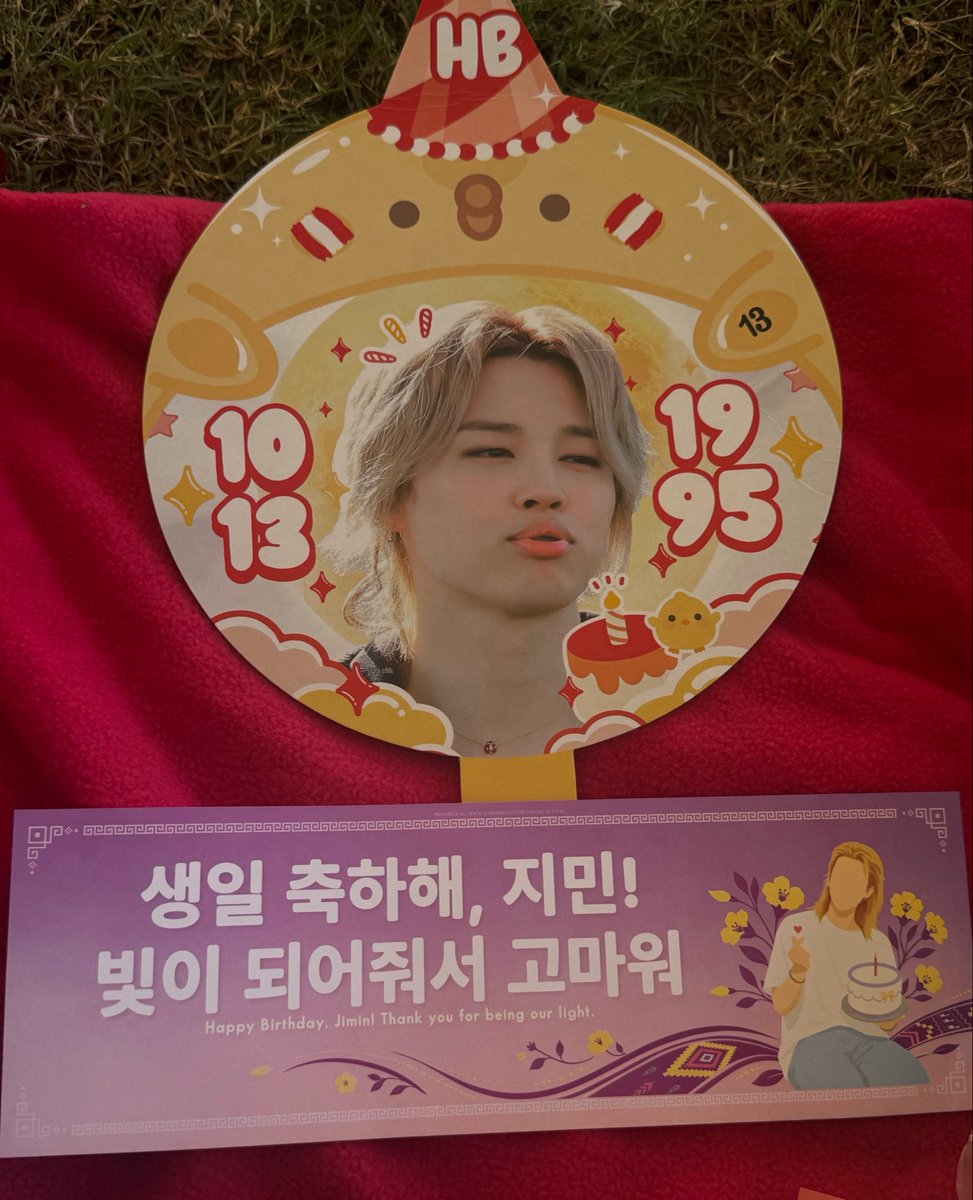 Vantaeuwuu's tweet photo. LOS BANNERS PARA EL CUMPLEAÑOS DE JIMIN😭😭 https://t.co/cgYenWvfAE