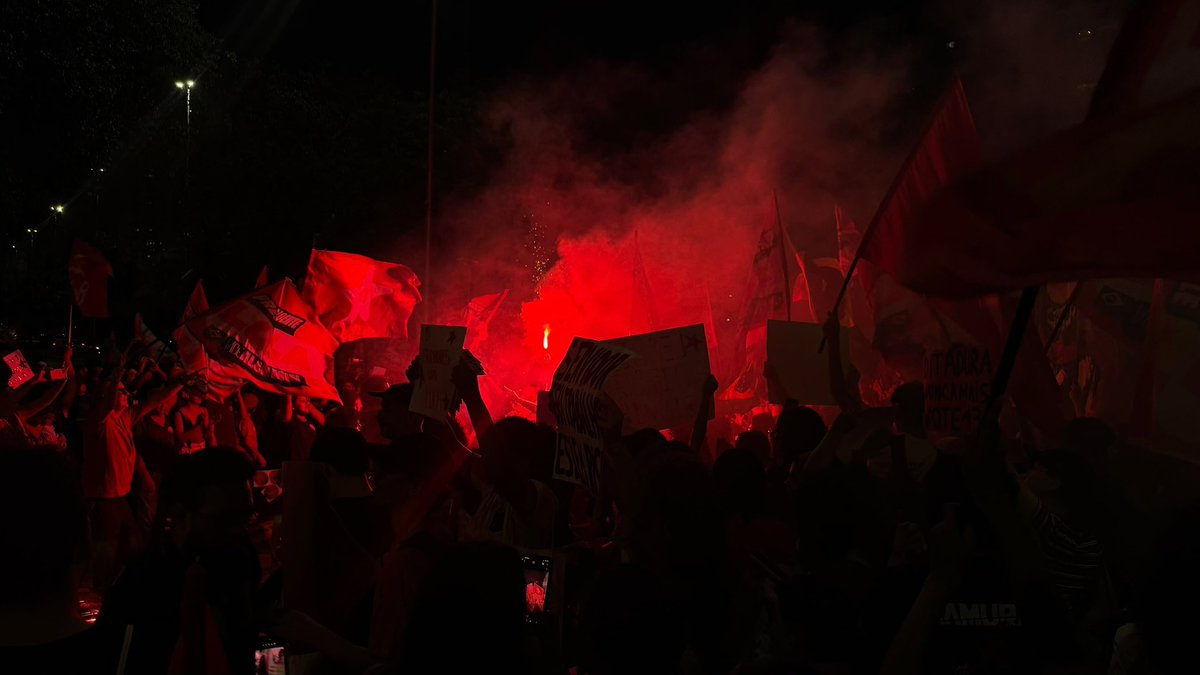 vaicaradelula's tweet photo. "PETISTA"
  sou

"COMUNISTA" 
 paciência

"ESQUERDISTA" 
amo https://t.co/VKH74vY8gS