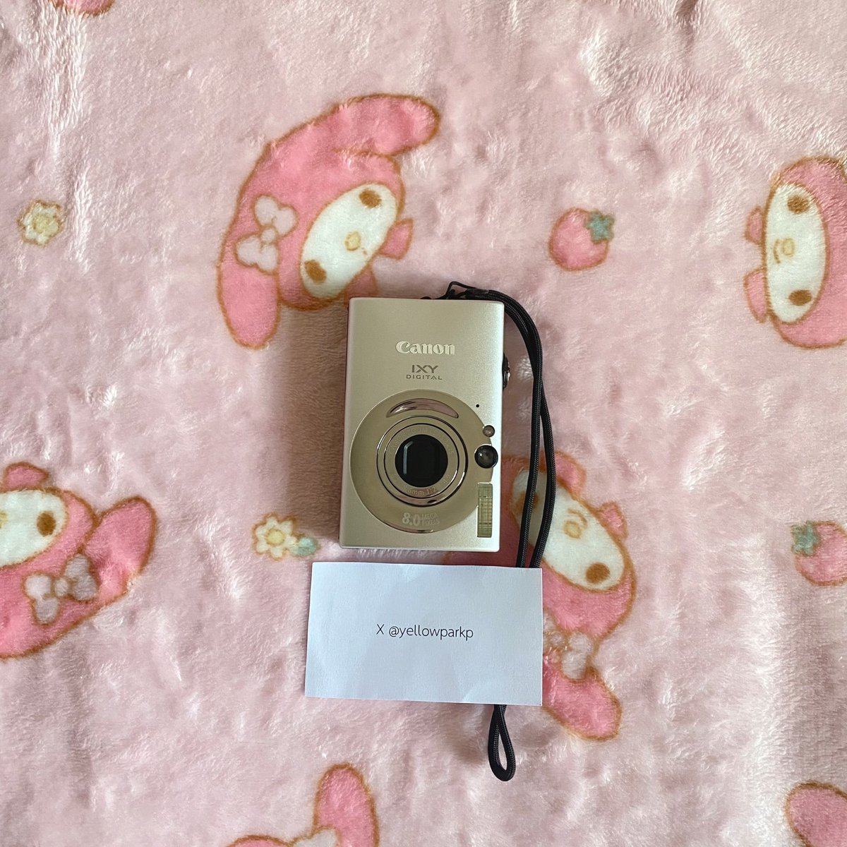 yellowparkp_2's tweet photo. Canon ixus 80is / ixy 20is (Full box)✨

สีเงิน บอดี้สวยมากค่า
ทำงานเต็มระบบ 
แฟลชติด หน้าจอดี
โทนผิวขาว ตัวฮิต (K.Lisa,อินฟลูใช้)

8,090 free shipping
ของแถม : แบต เมม ที่ชาร์จ สายคล้อง และ card reader 🎀

#กล้องดิจิตอล #กล้องดิจิตอลมือสอง #กล้องดิจิตอลมือ2 #ส่งต่อกล้องดิจิตอล https://t.co/ShWELqGgbv