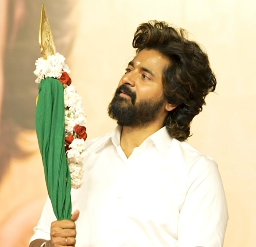 NellaiSKFC's tweet photo. வேல் உண்டு வினை இல்லை… முருகன் துணை இருக்க கவலை இல்லை!  #சேயோன் 🙏

#SKNI @Siva_Kartikeyan ❤ https://t.co/LZq3tJ91jO