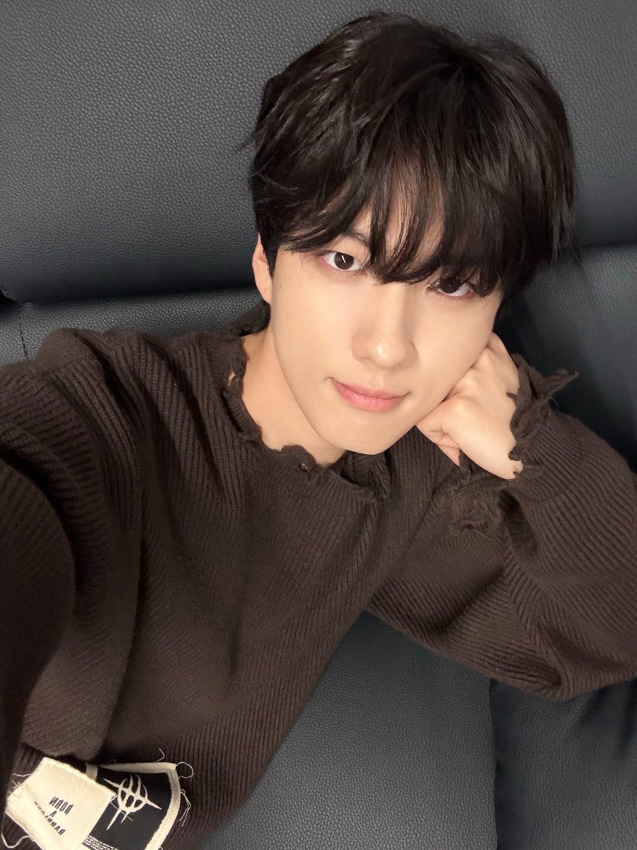 TRENDZ_OFFCL's tweet photo. [#조한국] 가을이다🐻🤎

#FROM_TRENDZ #TO_FRIENDZ #TRENDZ #트렌드지 https://t.co/N6xxVkgLuL