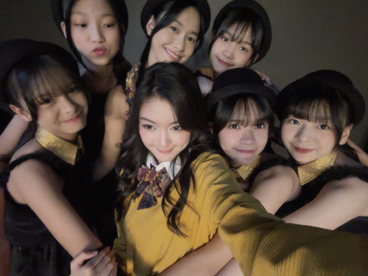Greesel_JKT48's tweet photo. MAACI BANYAK BUAT SHOW HARI INIII🤍🤍🤍🤍 https://t.co/7uLcngHAyG