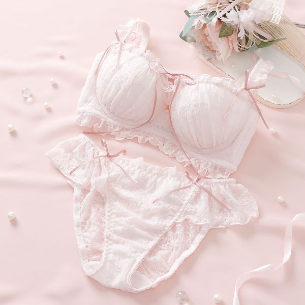 koharulingerie's tweet photo. Palissee】モワルー レースアップ ブラショーツセット #ad

くしゅっと揺れるレースに、カップ中央の編み上げリボンをきゅっと結んだ一着🎀
ストラップを外せばチューブトップ風にもなる2WAY仕様で、着こなしの幅が広がります🩷

https://t.co/JeaLmlhGzR https://t.co/PEJ8Y30DCM
