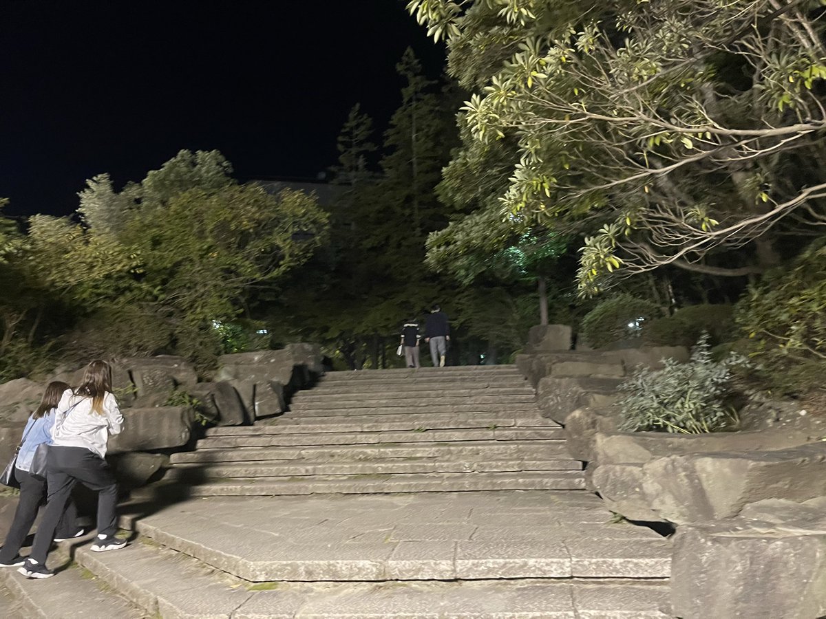 nary0819's tweet photo. ここはジョジョの聖地らしいのですが、夜なのでさっぱり解りませんでした https://t.co/qw8taB0xHK