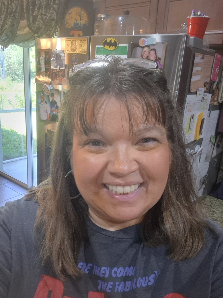 cbarone1004's tweet photo. 49 today and still looking good https://t.co/hIKZDVvD7D