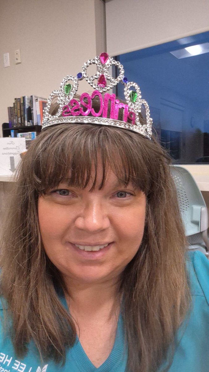 cbarone1004's tweet photo. 49 today and still looking good https://t.co/hIKZDVvD7D