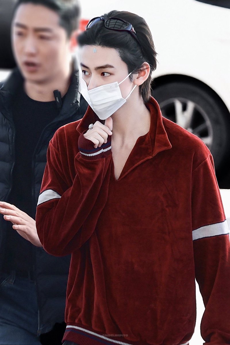 86cwjm's tweet photo. THIS COLOR ON HIM ? https://t.co/GCEkpsdK6c