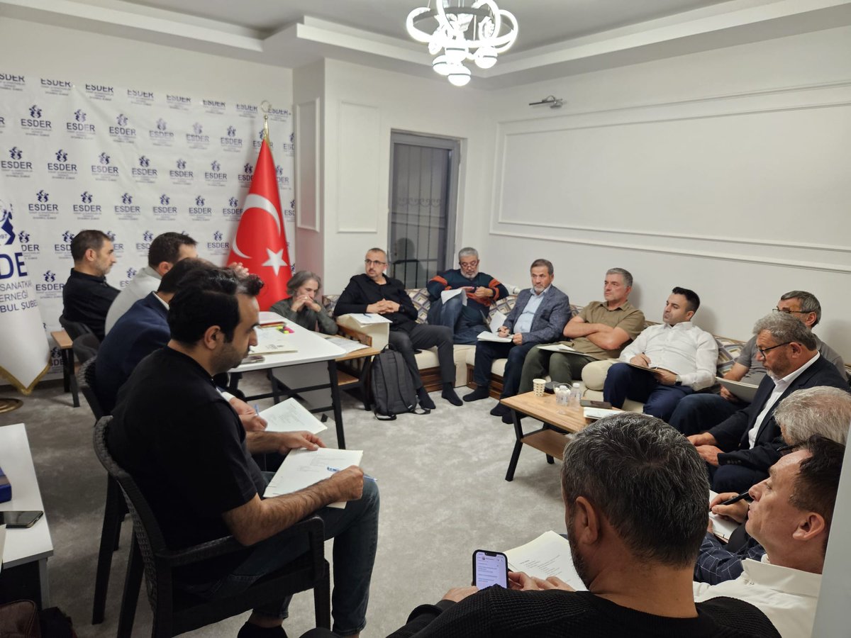 esderistanbul's tweet photo. ESDER İstanbul olarak il merkezimizdeki ilk toplantımızı gerçekleştirdik.
Yeni dönem çalışmalarımızı ve önümüzdeki süreçte hayata geçireceğimiz faaliyetleri değerlendirdik.
Hayırlara vesile olsun. https://t.co/zEq0pbUmzU